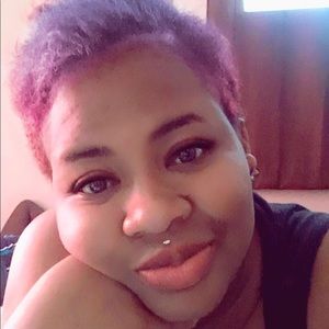 Meet your Posher, Alicia